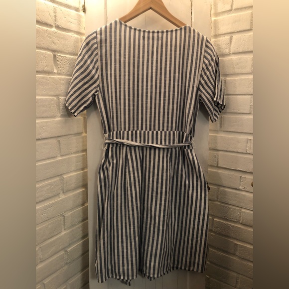 Abercrombie and Fitch Striped Dress, size: medium, blue and white - Picture 2 of 5